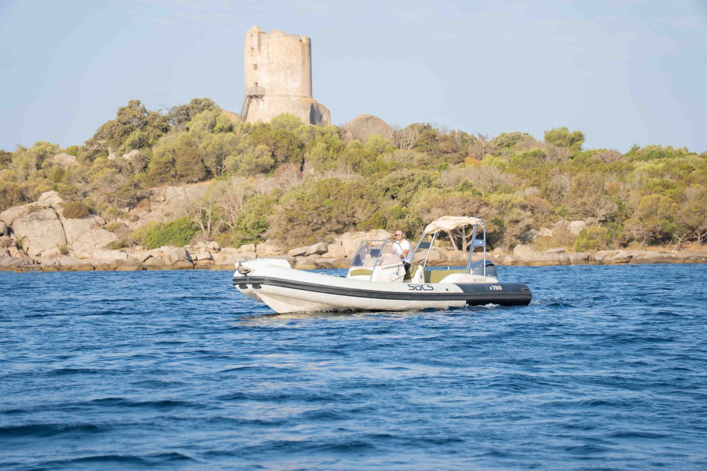 Lisca 2 vue 4, navigation le long de la côte